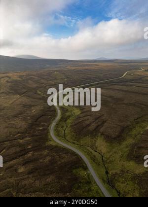 Luftaufnahme der alten Militärstraße auf dem Weg nach Glenmacnass Stockfoto