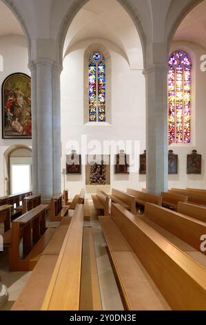 Eisenstadt, Burgenland, Österreich. Römisch-katholische Kathedrale St. Martin. Relief des betenden Jesus auf dem Ölberg, Ölberg und Stationen der Kreuzstation 3-7 Stockfoto