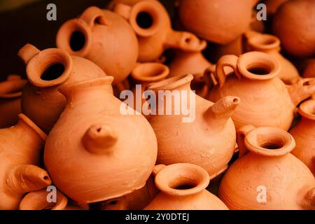 Küchenaccessoires aus Terrakotta. Tonhandwerk. Marratxi. Mallorca. Balearen. Spanien. Stockfoto