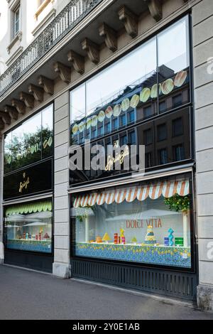 28-08-2024 Zürich, Schweiz. Sprüngli oder Sprungli Schokoladenladen in der Bahnhofstraße, keine Leute. Stockfoto
