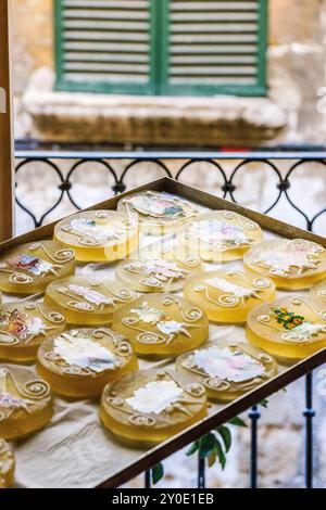 Rosari Ensucrat - süßer Rosenkranz, Bonbons, karamellisiert und Kürbis, typisch für Allerheiligen, Mallorca, Balearen, Spanien Stockfoto