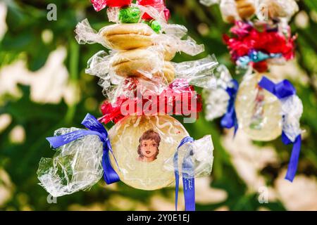 Rosari Ensucrat - süßer Rosenkranz, Bonbons, karamellisiert und Kürbis, typisch für Allerheiligen, Mallorca, Balearen, Spanien Stockfoto