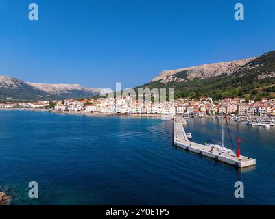 Luftaufnahme der Stadt Baska auf der Insel Krk, Kroatien Stockfoto