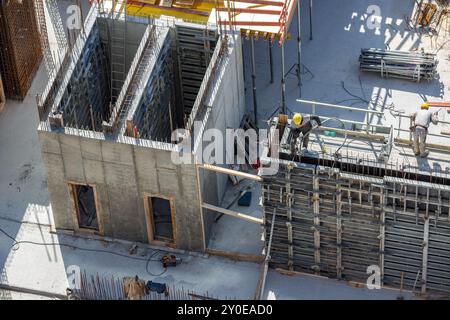Tragende in-situ-Wände mit Deckenschalung Stockfoto