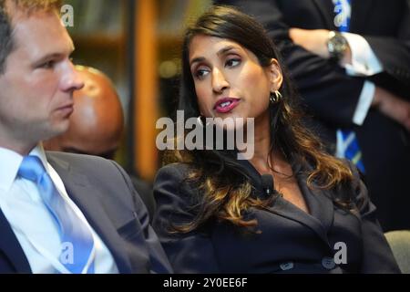 Claire Coutinho, ehemalige Sekretärin für Energiesicherheit und Netz Null, sprach vor Kemi Badenoch bei einer Kampagne zur Führung der Konservativen Partei am IET London. Bilddatum: Montag, 2. September 2024. Stockfoto