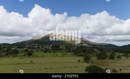 Drohnen-Luftaufnahmen von Crummock Water um Buttermere im Lake District mit einem DJI Mini 4 Pro Stockfoto