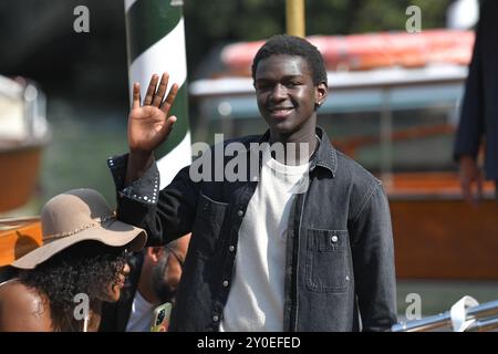 Venedig, Italien. September 2024. Seydou Sarr Ankunft im Excelsior Hotel im Rahmen des 81. Internationalen Filmfestivals von Venedig am 2. September 2024 in Venedig, Italien. Foto: Aurore Marechal/ABACAPRESS. COM Credit: Abaca Press/Alamy Live News Stockfoto