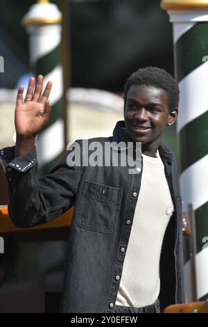 Venedig, Italien. September 2024. Seydou Sarr Ankunft im Excelsior Hotel im Rahmen des 81. Internationalen Filmfestivals von Venedig am 2. September 2024 in Venedig, Italien. Foto: Aurore Marechal/ABACAPRESS. COM Credit: Abaca Press/Alamy Live News Stockfoto
