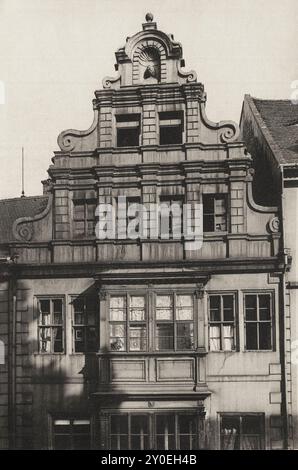 Vintage-Foto von Dresden. Fronton des alten Hauses in Dresden. Deutschland. 1903 Schlossstraße Nr. 34 (die Adresse ist für 1903). Stockfoto