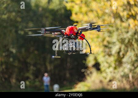 Vintage Octocopter Kamera-Drohne mit Gimbal fliegen, 2014 Stockfoto