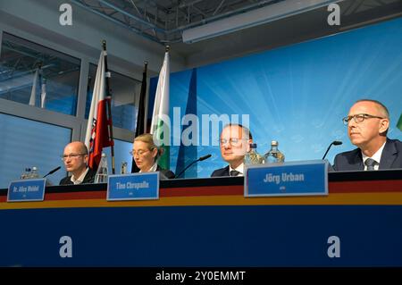 Stefan Möller, Alice Weidel, Tino Chrupalla und Jörg Urban bei der Wahlnachlese der AfD nach den Landtagswahlen in Thüringen und Sachsen in der AfD-Bundesgeschäftsstelle. Berlin, 02.09.2024 *** Stefan Möller, Alice Weidel, Tino Chrupalla und Jörg Urban bei der AfD-Wahlübersicht nach den Landtagswahlen in Thüringen und Sachsen im AfD-Bundesamt in Berlin, 02 09 2024 Foto:XF.xKernx/xFuturexImagex afd nachlese 4920 Stockfoto