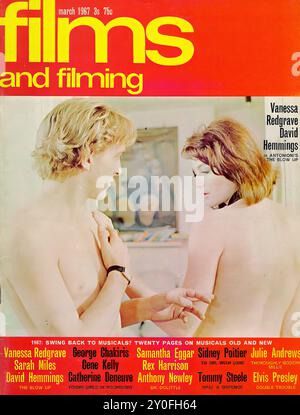 Filme und Dreharbeiten Mär 1967 - Vintage Magazin Cover - Fotograf unnow - Text Transkription [ Filme märz 1967 3s 75c und Dreharbeiten Vanessa Redgrave David Hemmings in ANTONIONIS THE BLOW UP 1967: SWING BACK TO MUSICALS? Vanessa Redgrave Sarah Miles David Hemmings THE BLOW UP George Chakiris Gene Kelly Catherine Deneuve JUNGE MÄDCHEN VON ROOFIEFORT 20 SEITEN ÜBER MUSICALS ALTE UND NEUE Samantha Eggar Rex Harrison Anthony Newley DR. DOLITTLE Sidney Poitier ZU SIR, MIT LIEBE Tommy Steele Julie Andrews GRÜNDLICH MODERN MILLIE Elvis Presley DOPPEL TROUBLE HALE A SIXPENCE ] NUR FÜR REDAKTIONELLE ZWECKE Stockfoto