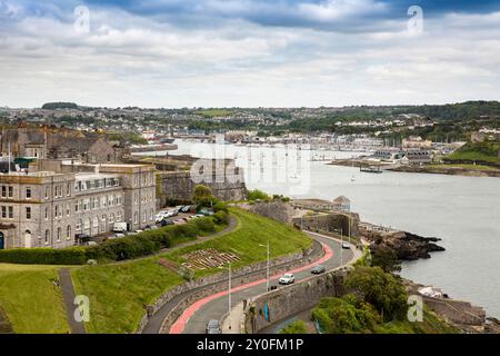 Großbritannien, England, Devon, Plymouth, Citadel und Sutton Harbour vom Smeaton's Tower aus Stockfoto