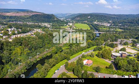 Luftaufnahmen von Radyr Wehr am Fluss Taff, Cardiff, Wales: Phillip Roberts Stockfoto