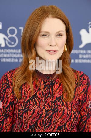 Venedig, Italien. September 2024. Die US-amerikanische Schauspielerin Julianne Moore nimmt am Montag, 2. September 2024, beim 81. Venedig Filmfestival in Venedig, Italien, Teil. Foto: Rune Hellestad/ Credit: UPI/Alamy Live News Stockfoto