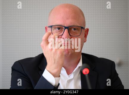 Dresden, Deutschland. September 2024. Henning Homann (SPD), einer der Vorsitzenden der Sächsischen SPD, spricht auf einer Pressekonferenz nach der landtagswahl in Sachsen im Sächsischen landtag. Robert Michael/dpa/Alamy Live News Stockfoto