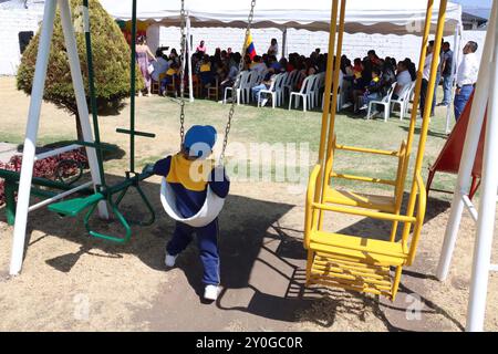 ZURÜCK ZUR SCHULE QUITO QUITO, Montag, 2. September 2024 mehr als 6700 Bildungseinrichtungen wie Colleges und Schulen kehren allmählich in den Unterricht in den Hochländern zurück Fotos API Rolando Enriquez Quito Pichincha Ecuador EDU ZURÜCK ZUR SCHULE QUITO 7fa2ed029f82dd4bd827036e71bf6b Copyright: XROLANDOxENRIQUEZx Stockfoto