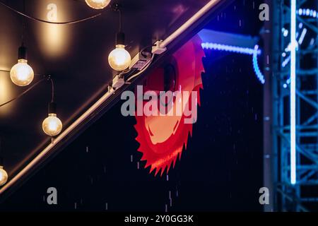 Wien, Österreich - 5. August 2024: Horrorhaus und böse Clown-Attraktion im Prater Park Stockfoto