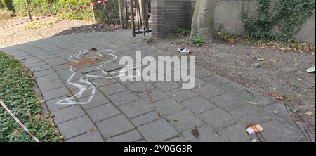 Simulation eines Tatorts auf einem Schulhof, Teil eines Wissenschaftsprojekts an einer High School. Stockfoto