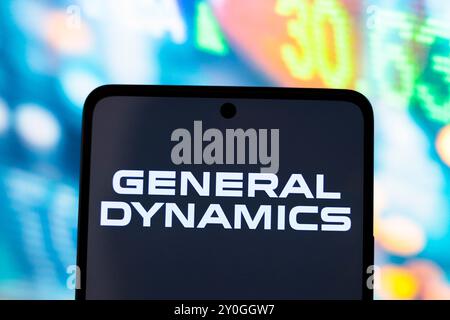 Paraguay. September 2024. In dieser Abbildung wird das General Dynamics Logo auf einem Smartphone-Bildschirm angezeigt. Quelle: SOPA Images Limited/Alamy Live News Stockfoto