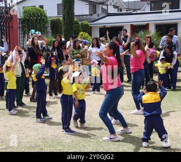 ZURÜCK ZUR SCHULE QUITO QUITO, Montag, 2. September 2024 mehr als 6700 Bildungseinrichtungen wie Colleges und Schulen kehren allmählich in den Unterricht in den Hochländern zurück Fotos API Rolando Enriquez Quito Pichincha Ecuador EDU ZURÜCK ZUR SCHULE QUITO e33656c354444b51848f9e3a83b0dee19f Copyright: XENRIQUEZx Stockfoto