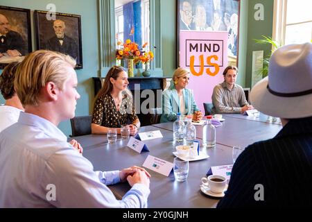 Velp, Niederlande, 2024 2011-09-02 15:06:10 VELP, 02-09-2024, Ihre Majestät Königin Máxima, Ehrenvorsitzende der MIND US Foundation, besucht die MIND US Student Tour am Mittwochnachmittag, 5. Juni, am Astrum College in Velp. FOTO: NLBeeld/Mischa Schoemaker Credit: NL Beeld / Patrick van EMST Stockfoto