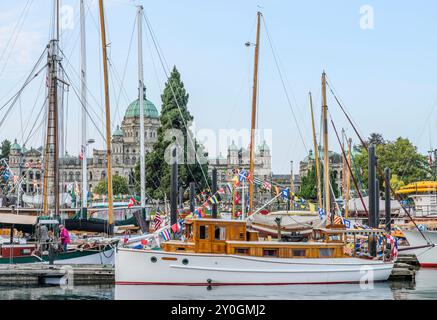 Boats versammelten sich am 2. September 2024 im Hafen zum Classic Boat Festival in Victoria, British Columbia, Kanada. Stockfoto