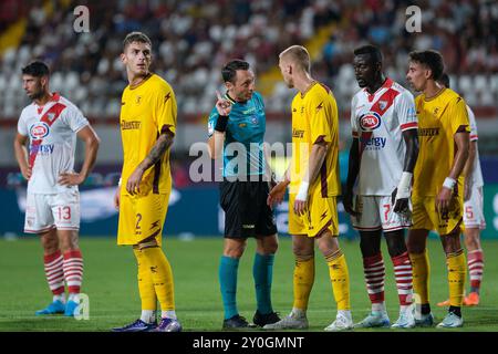 Mantua, Italien. September 2024. Der Schiedsrichter des Spiels, Valerio Rosario Abisso von Palermo Delegation während des italienischen Fußball-Meisterschaftsspiels der Serie B zwischen Mantova Calcio 1911 und US Salernitana 1919 im Danilo Martelli Stadion am 1. September 2024 in Mantua, Italien. Quelle: Roberto Tommasini/Alamy Live News Stockfoto