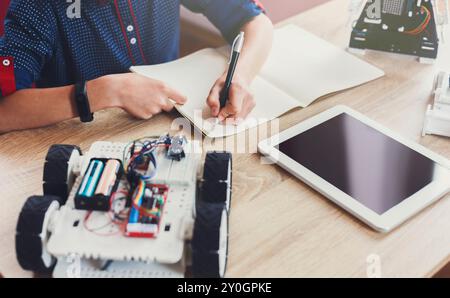 MINT-Ausbildung. Robotik-Projekt erstellen, Modell Stockfoto