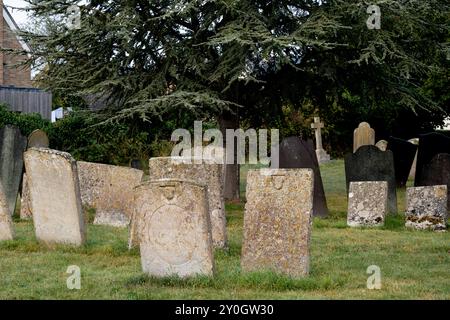 St. John the Evangelist Churchyard, Caldecott, Rutland, England, Großbritannien Stockfoto