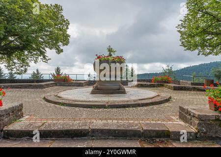 Ottrott, Frankreich - 5. August 2024: Das Heiligtum des Mont Sainte Odile, ein Ort des Besuchs und der Wallfahrt im Elsass. Stockfoto