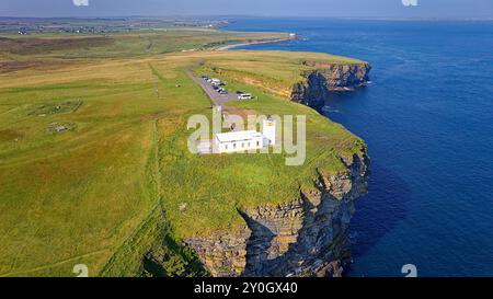 Duncansby Head Lighthouse im Spätsommer der nordöstlichste Punkt des britischen Festlandes Stockfoto