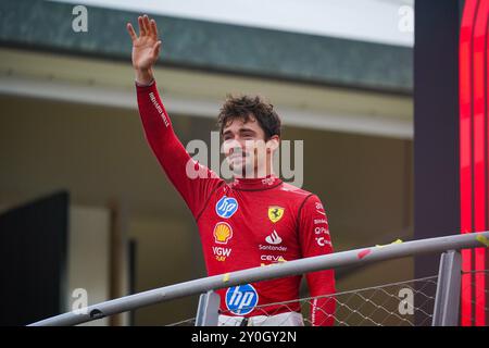 Charles Leclerc feiert den Sieg des Rennens während des Formel-1-Rennens Pirelli Gran Premio d’Italia 2024 am 1. September 2024 in Monza, Italien. Stockfoto