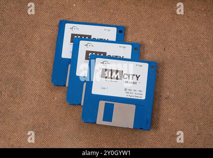 Göteborg, Schweden - 03. August 2014: SIM City Classic Game Discs für Amiga 500. Stockfoto