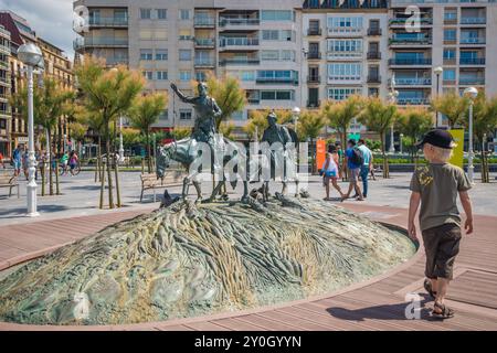 SanSebasti?n, Spanien - 27. Juli 2016: Plaza Cervantes, Statue von Don Quijote zu Pferd und Sancho Panza auf einem Esel. Stockfoto