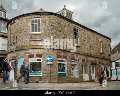 Das historische Market House im Stadtzentrum von St Ives in Cornwall. Stockfoto