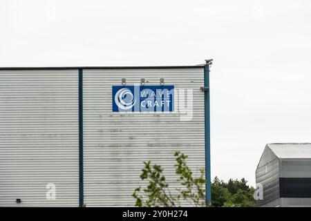 Lindesnes, Norwegen - 07. August 2022: Wavecraft-Logo an der Wand einer Produktionshalle. Stockfoto