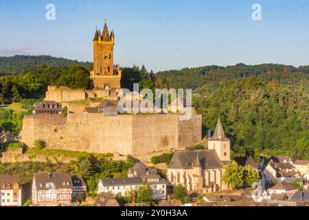 Dillenburg: Altstadt, Turm Wilhelmsturm, evangelische Stadtkirche in Westerwald, Hessen, Hessen, Deutschland Stockfoto