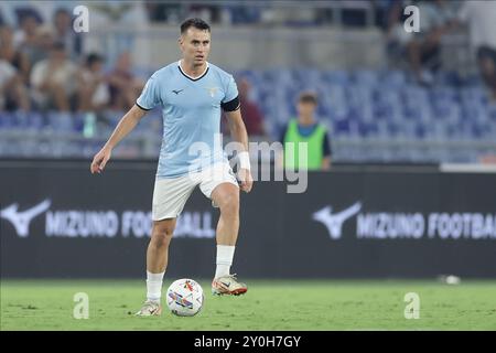 Lazios spanischer Verteidiger Patric kontrolliert den Ball während des Fußballspiels SS Lazio gegen AC Milan im Olimpico-Stadion am 31. August 2024 in Rom. Stockfoto