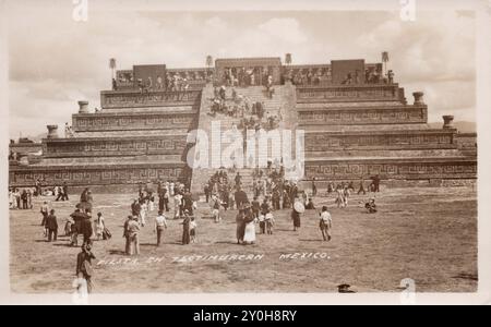 Fiesta en Teotihuacan, in der Nähe von Mexico City, Mexiko, ca. 1930er Jahre Postkarte. Nicht identifizierter Fotograf Stockfoto