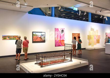 Kunstausstellung im Museum and Art Gallery of the Northern Territory, Conacher Street, The Gardens, City of Darwin, Northern Territory, Australien Stockfoto