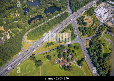 Luftbild, Autobahn A2 Anschlussstelle Essen/Gladbeck mit Bundesstraße B224, landwirtschaftlicher Hof Pelkumer Straße, Butendorf, Gladbeck, Ruhrgebiet, Nordrhein-Westfalen, Deutschland ACHTUNGxMINDESTHONORARx60xEURO *** Luftaufnahme, Autobahnkreuz A2 Essen Gladbeck mit Bundesstraße B224, Landwirtschaftsbetrieb Pelkumer Straße, Butendorf, Gladbeck, Ruhrgebiet, Nordrhein-Westfalen, Deutschland ACHTUNGxMINDESTHONORARx60xEURO Stockfoto