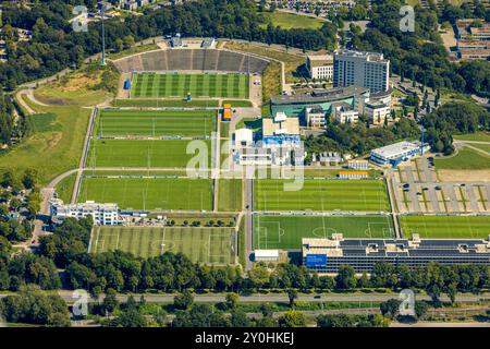 Luftbild, Trainingsplätze der Veltins-Arena Bundesligastadion des FC Schalke 04, Hotelanlage Aufenthalte by Friends an der Parkallee, Erle, Gelsenkirchen, Ruhrgebiet, Nordrhein-Westfalen, Deutschland ACHTUNGxMINDESTHONORARx60xEURO *** Luftansicht, Trainingsgelände der Veltins Arena Bundesliga Stadion des FC Schalke 04, Hotelanlage Aufenthalte von Friends an der Parkallee, Erle, Gelsenkirchen, Ruhrgebiet, Nordrhein-Westfalen, Deutschland ATTENTIONxMINDESTHONORARx60xEURO Stockfoto