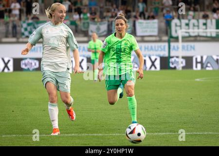 Wolfsburg, Deutschland. September 2024. Svenja Huth (10) aus Wolfsburg beim Frauen-Bundesliga-Spiel zwischen Wolfsburg und Werder Bremen im AOK-Stadion in Wolfsburg. Quelle: Gonzales Photo/Alamy Live News Stockfoto