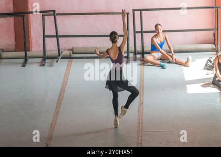 Kuba, Havanna. Laura Alonsos Pro Danza Ballettschule. Tänzer. 4. April 2016 Stockfoto