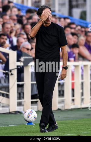 Alessandro Nesta, Cheftrainer des AC Monza, reagiert während des Fußballspiels der Serie A zwischen ACF Fiorentina und AC Monza im Artemio Franchi Stadion in Florenz (Italien) am 1. September 2024. Stockfoto