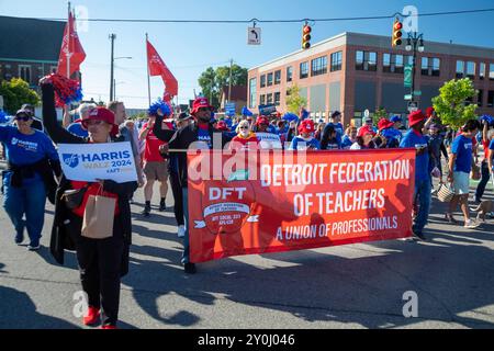 Detroit, Michigan, USA. September 2024. Mitglieder der Detroit Federation of Teachers nahmen an der Parade zum Labor Day Teil. Quelle: Jim West/Alamy Live News Stockfoto