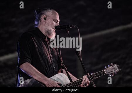 2. September 2024, Traversetolo, Emilia Romagna, Italien: Die italienische Tour von Fink, Live-Akustik im Corte Agresti in Traversetolo (Credit Image: © Carlo Vergani/Pacific Press via ZUMA Press Wire) NUR REDAKTIONELLE VERWENDUNG! Nicht für kommerzielle ZWECKE! Stockfoto