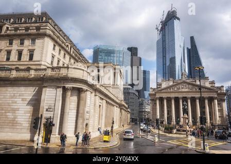 London, England, 12. Mai 2019: Die Bank of England und die Royal Exchange, das historische Banken- und Handelsherz der Stadt London, sind von neuem im Schatten Stockfoto