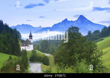 Wallfahrtskirche Maria gern, Blick auf den Watzmann, vor Sonnenaufgang, Berchtesgarten Alpen, Berchtesgaden, Berchtesgadener Land, Oberbayern, Bava Stockfoto